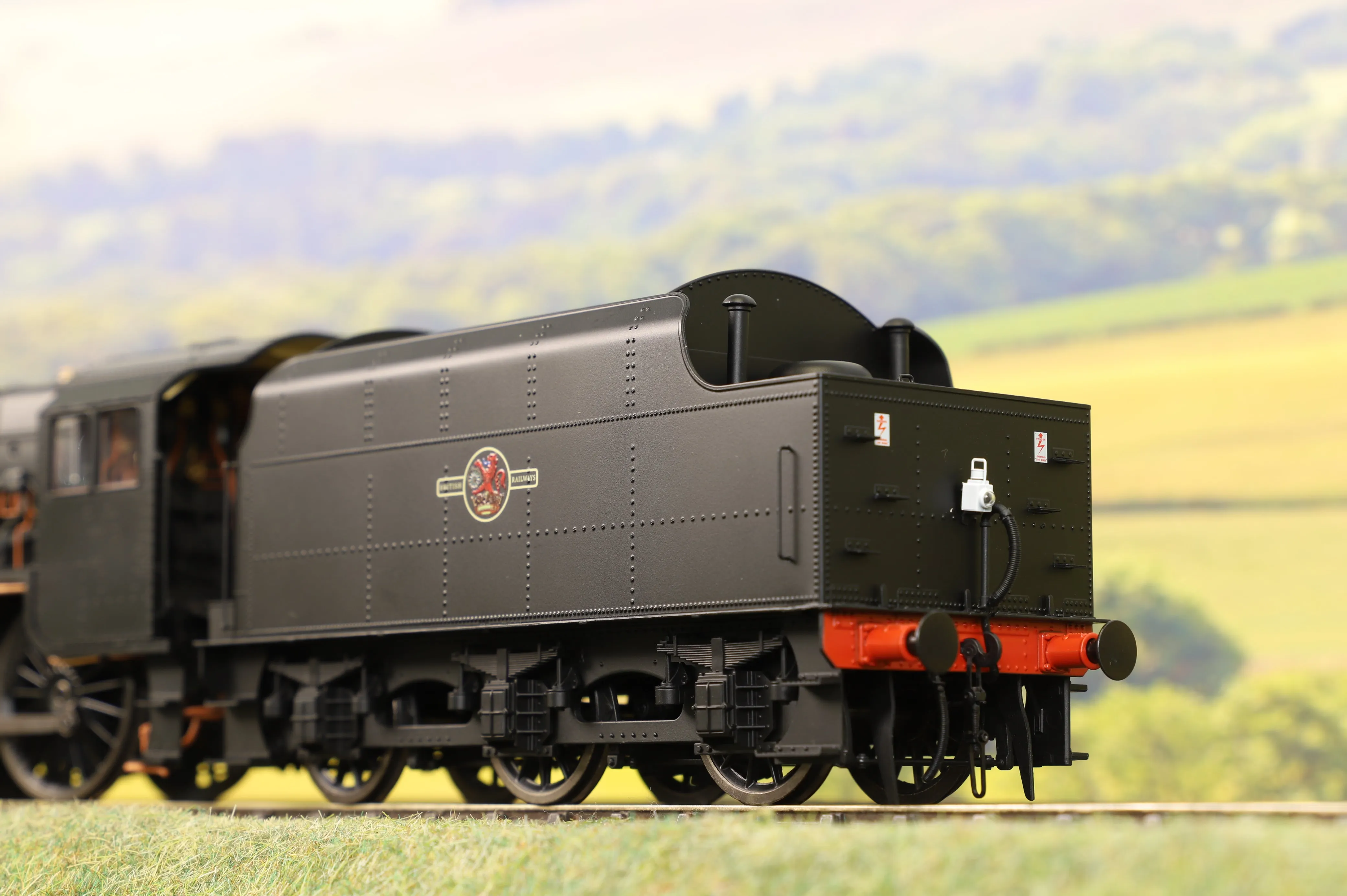 Ellis Clark Trains E1008U O Gauge Stanier Class 5 4-6-0 "Black 5", Plain BR Black, 'Un-numbered', Riveted Tender