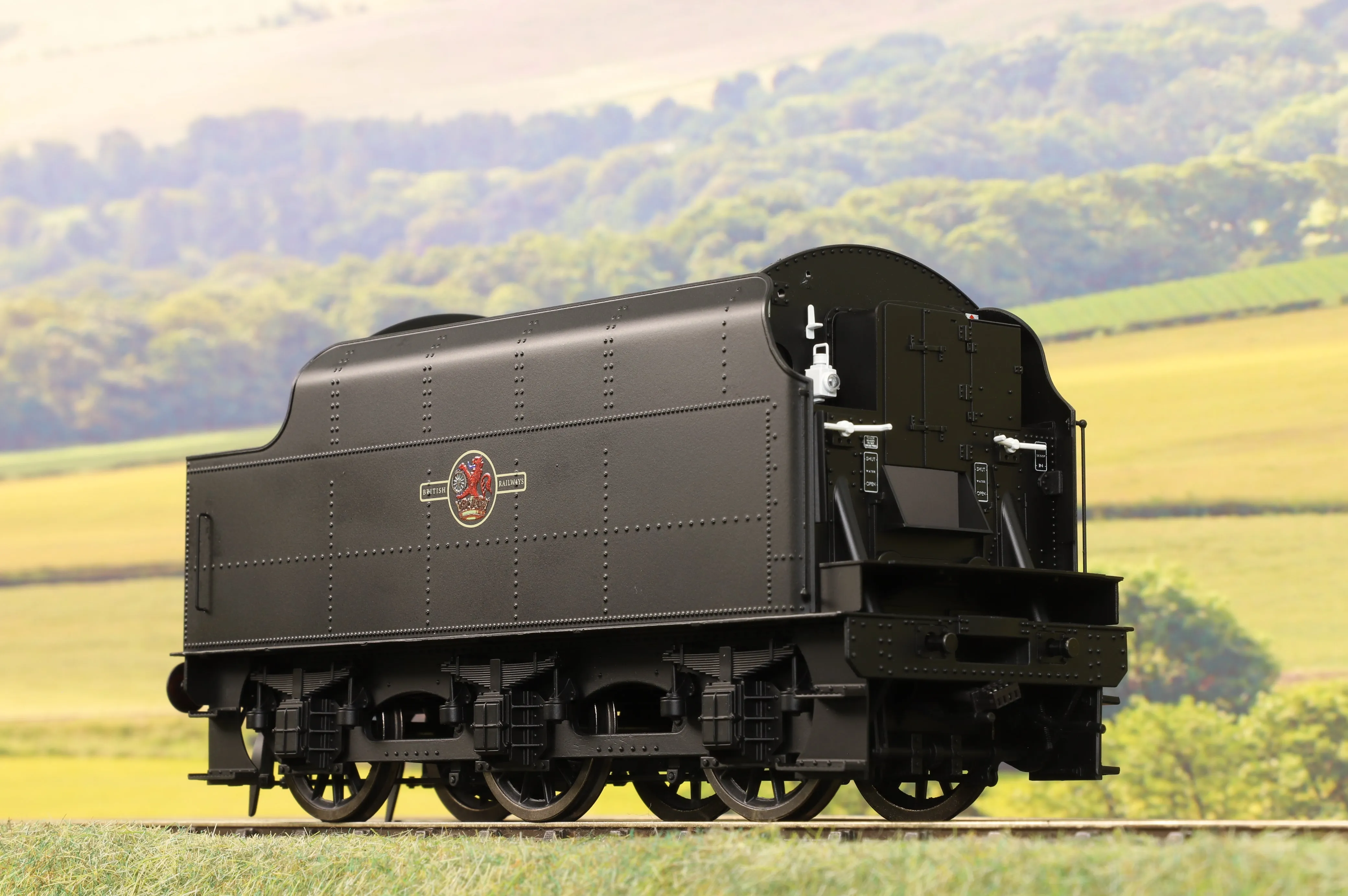 Ellis Clark Trains E1008U O Gauge Stanier Class 5 4-6-0 "Black 5", Plain BR Black, 'Un-numbered', Riveted Tender