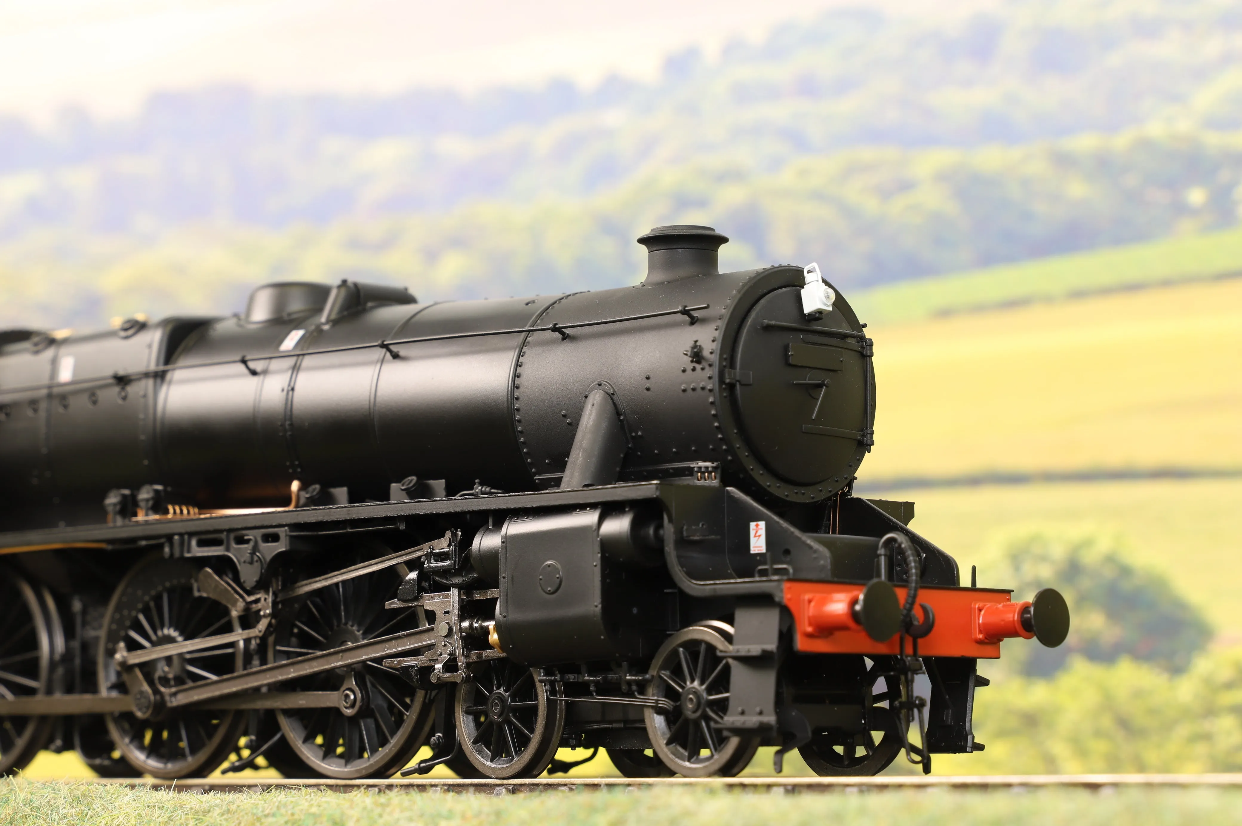 Ellis Clark Trains E1008U O Gauge Stanier Class 5 4-6-0 "Black 5", Plain BR Black, 'Un-numbered', Riveted Tender