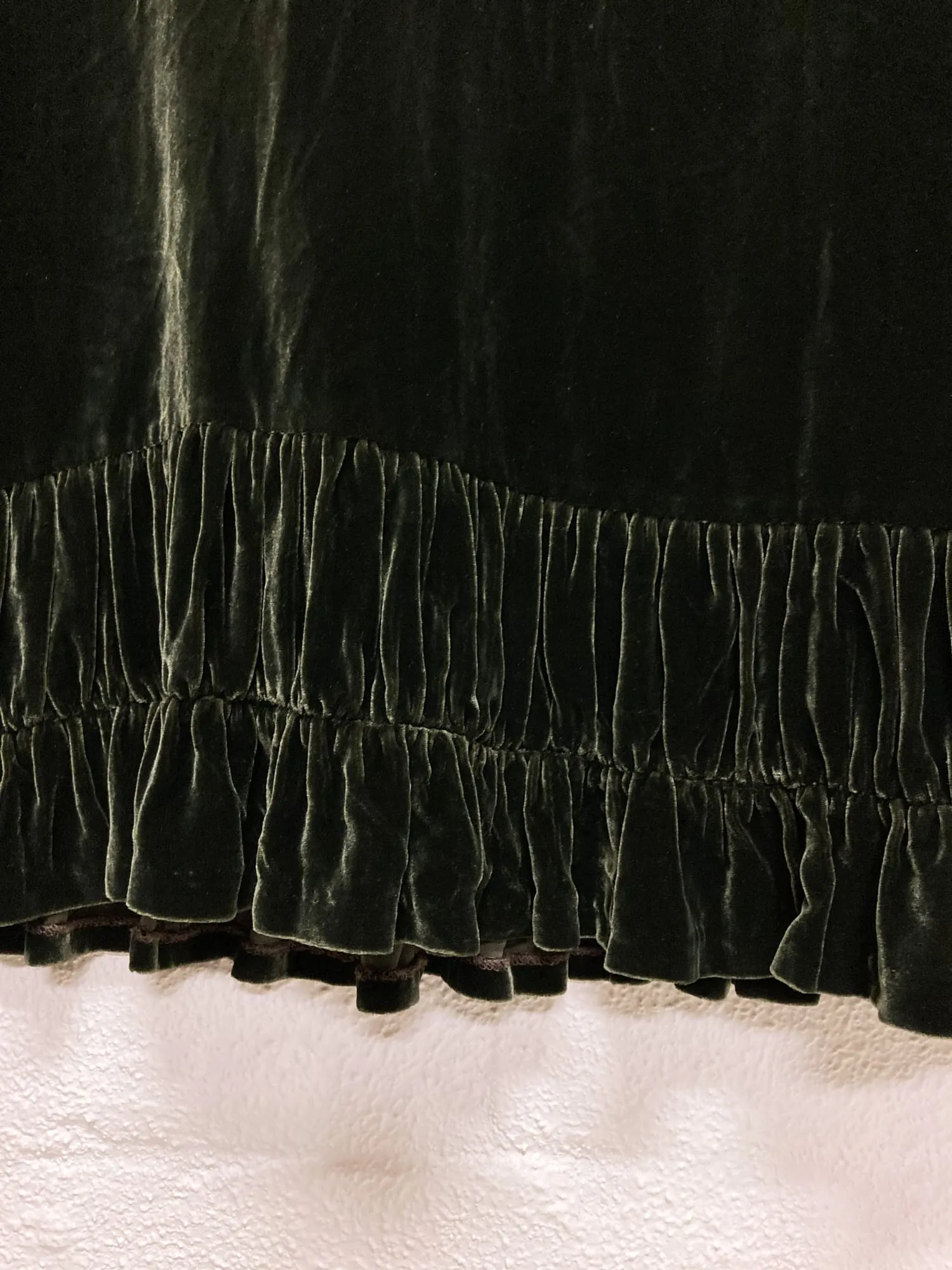 Elspeth Gibson 1990s dark olive green crushed velvet ruffle dress - size 8