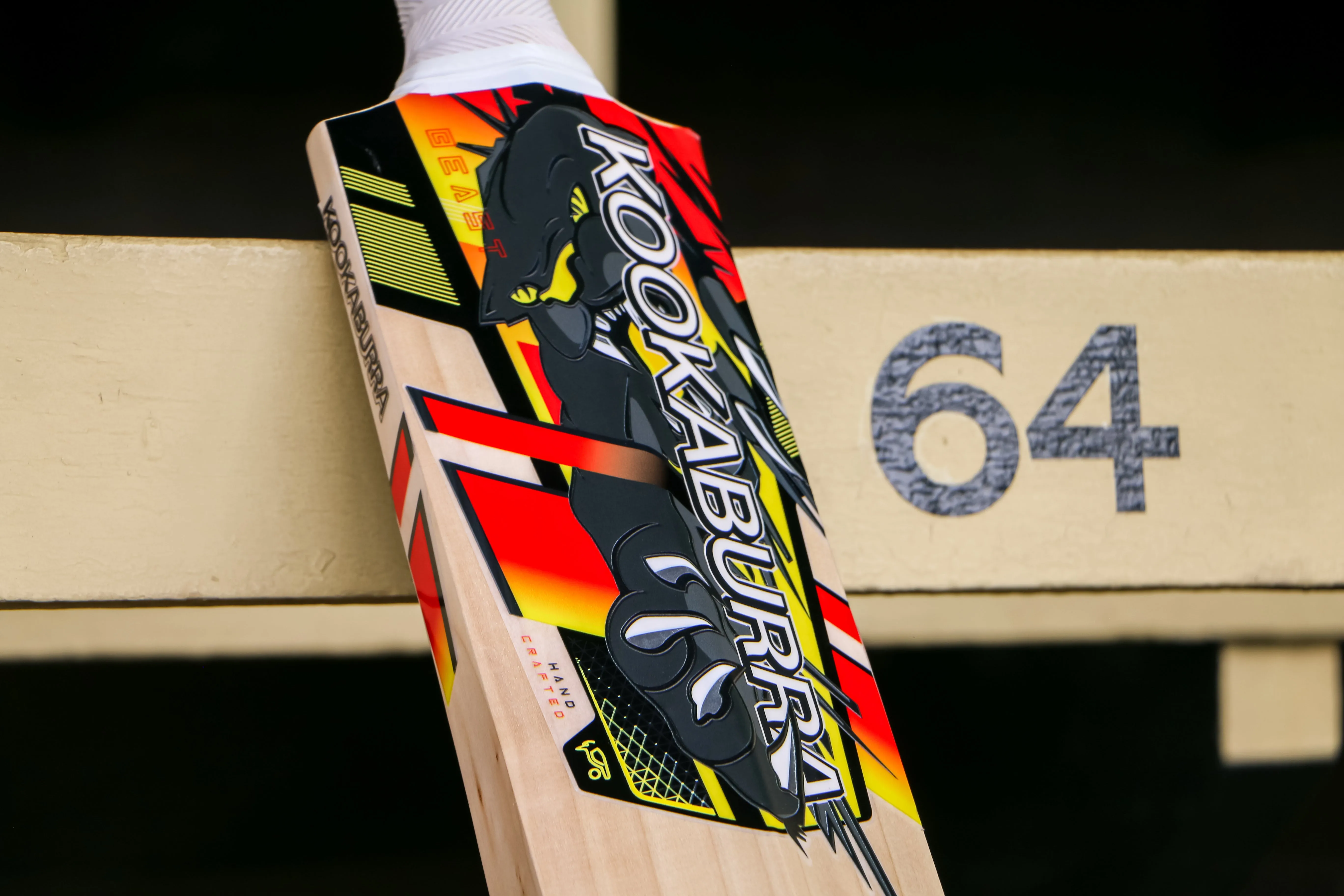 Kookaburra Beast Pro 6.0 Junior Bat