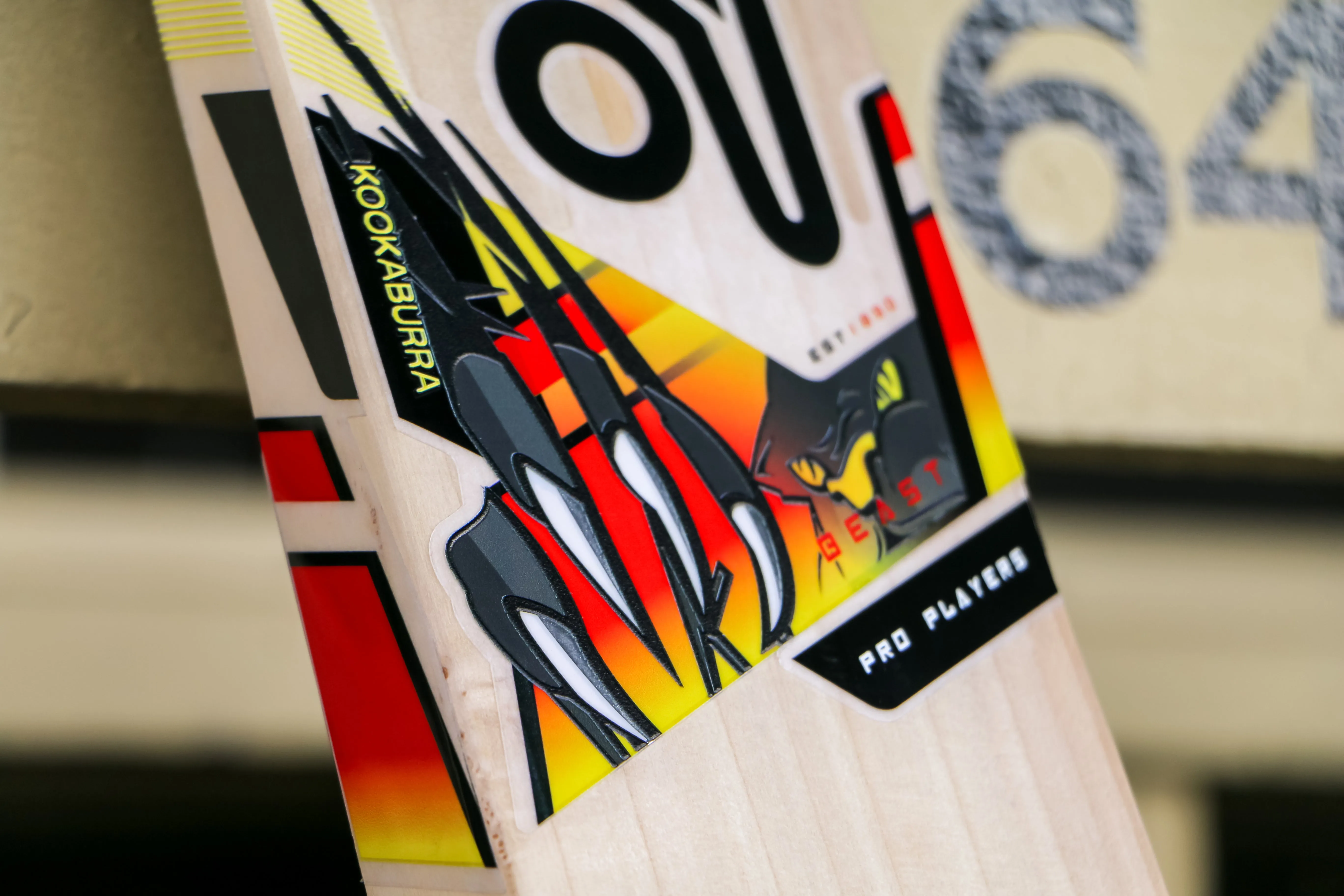 Kookaburra Beast Pro 6.0 Junior Bat