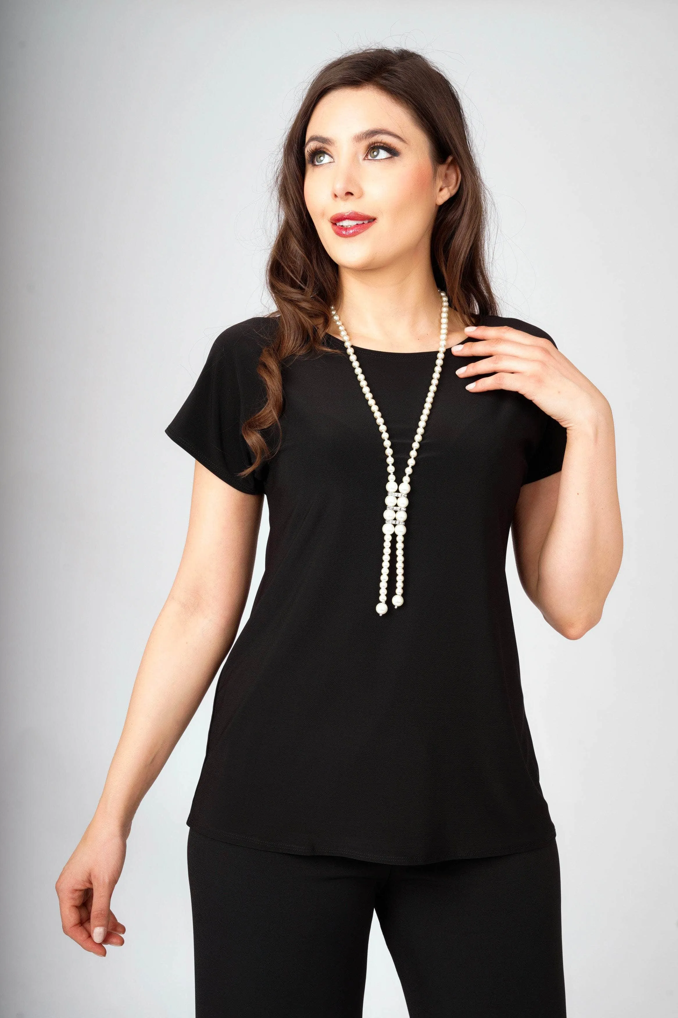 Saloos Essential Extended-Shoulder Top with Necklace